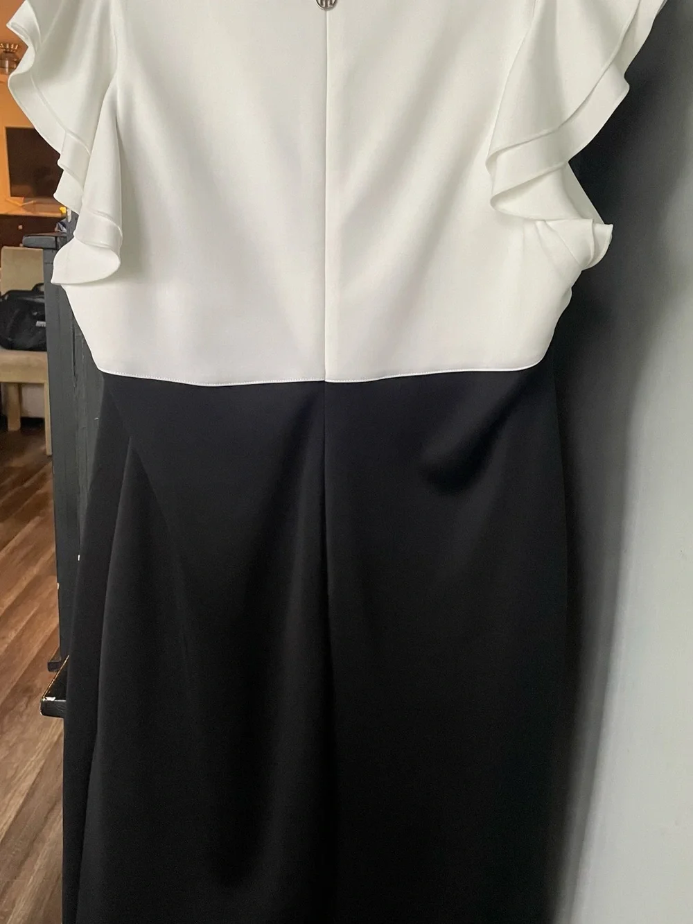 Tommy Hilfiger Black and White Ruffle Cap Sleeve Sheath Dress Plus Size 16 - Picture 6 of 9